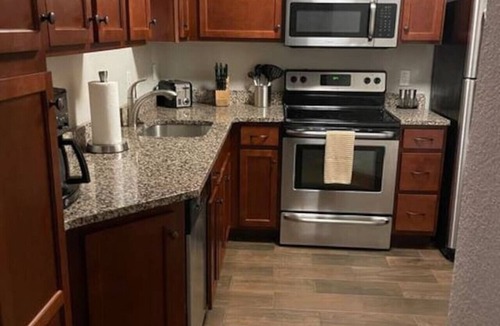 Downtown Apartment | Heart of Downtown 1 BR/1 BA - Hidden Gem