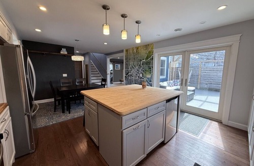 Northeast Minneapolis Arts District House | Heart of NE Arts District | 4BR | Deck + Skylights