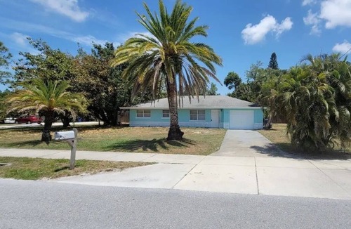 Ridge Wood Heights House | Heated pool & SPA 3bd/2bth, near Siesta Key Beach