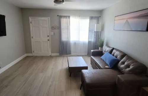 Ridge Wood Heights House | Heated pool & SPA 3bd/2bth, near Siesta Key Beach