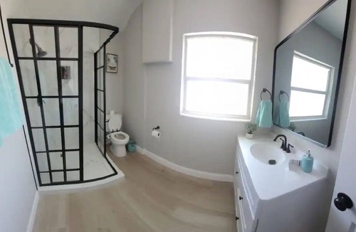 Ridge Wood Heights House | Heated pool & SPA 3bd/2bth, near Siesta Key Beach