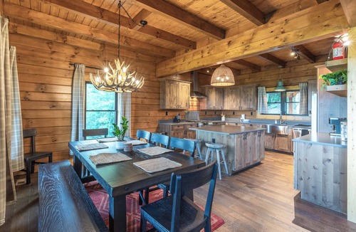 Almond Cabin | High Country Cabin - Mountain & Fontana Lake Views - Hot Tub