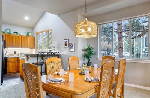 Redmond Condo | Highland Escape at Eagle Crest/private hot tub/resort passes