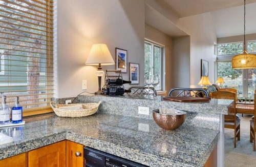 Redmond Condo | Highland Escape at Eagle Crest/private hot tub/resort passes
