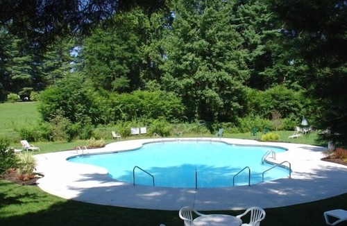 Flat Rock Cabin | Highland Lake Inn & Resort