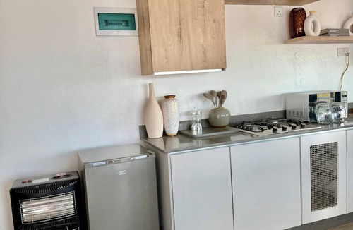 Harare East Apartment | Hilltop Lux Escape 180° Panoramic City View: 24/7 Solar + Fast WiFi + Borehole