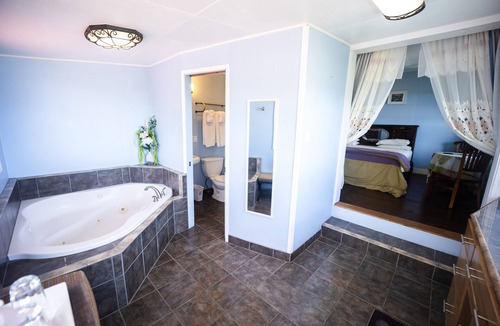 Hilo House | Hilltop Vacation Rental