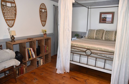 Chestertown House | Historic 1860s Farmhouse, Private Fishing Pond, Canoe, Hot Tub, Walk to Town.