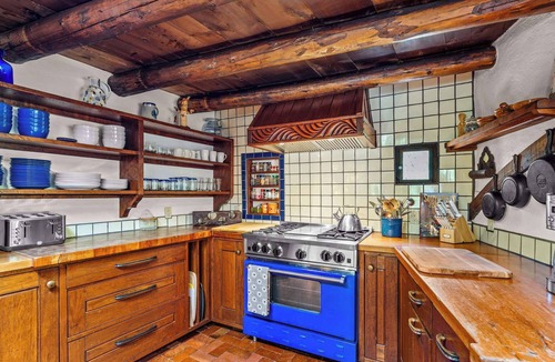 Historic Eastside House | Historic Adobe, Kiva Fireplace, Walk to Canyon Rd
