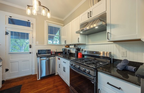 Arsenal Condo | Historic King William Pet-Friendly Near River Walk & Convention Center