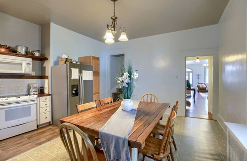 Refton House | Historic Stay Near Sight & Sound, Shopping & Cafe