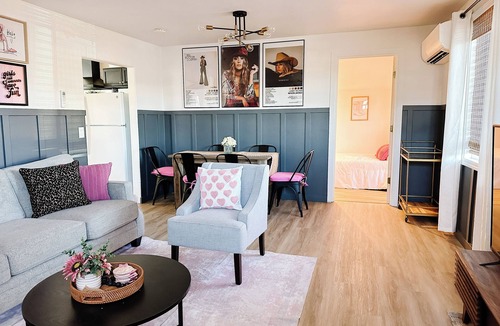 Redmond House | Hold My Halo Hideaway- Downtown Walk to Bars, Restaurants, Concerts, & Shopping!
