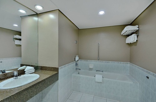 Harare Hotel | Holiday Inn Harare by IHG