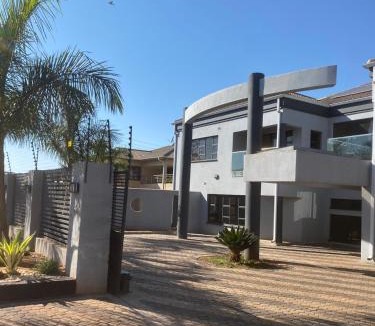 Glen Lorne Villa | holiday villa