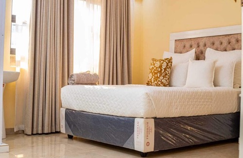 Kadoma Cabin | Home Away From Home
