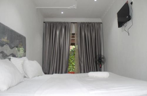 Lusaka Bed & Breakfast | Honeybed Lodge