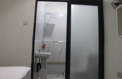 Lusaka Cabin | Honeybed Lodge