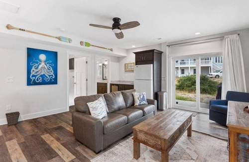 Ocean Hill House | Hook'em 5BR w/Pool, Hot Tub, Elevator, Walk Beach