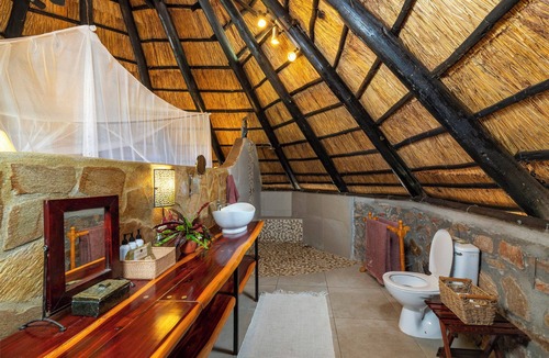 Kariba Cabin | Hornbill Lodge
