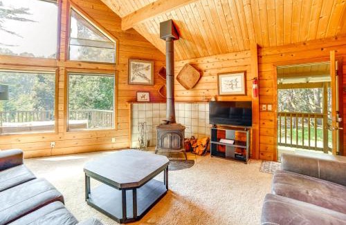 Fort Bragg House | Hot Tub, 1 Mi to Beach: 12-Acre Fort Bragg Cabin!