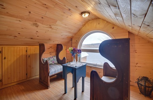 Mercer Cabin | Hot Tub & Boat Dock! Belgrade Lakes Family Cabin