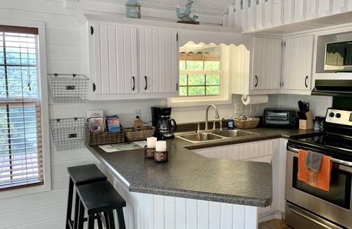 Bryson City Cabin | Hot Tub/Covered Deck With Mountains & Lake Views - Quiet - Fragrance Free