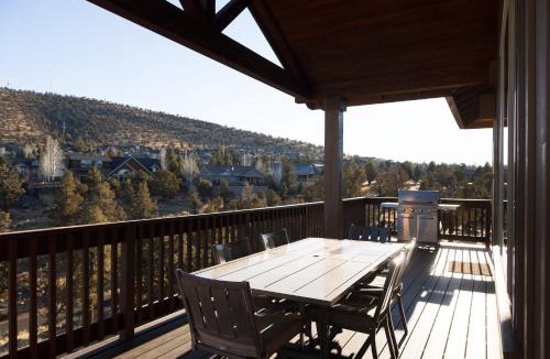 Redmond House | Hot-Tub - Modern 5BDR Family Retreat - Sleeps 11