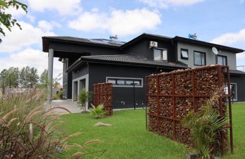 Masvingo House | House by the house of stone