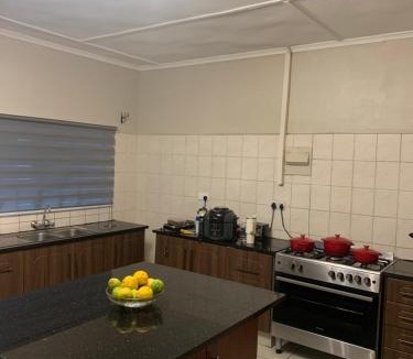 Victoria Falls House | Hungwe House
