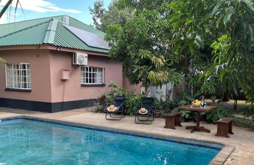 Victoria Falls House | Hungwe House