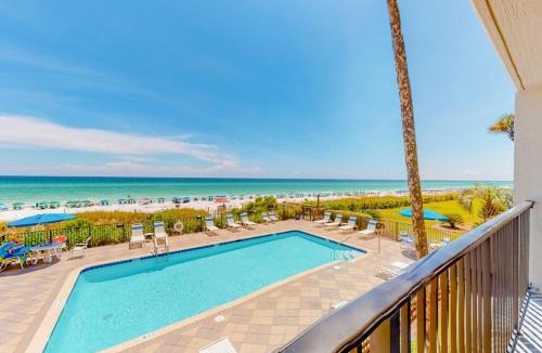 Miramar Beach House | Huntington by the Sea 201 Miramar Beach (Condo)