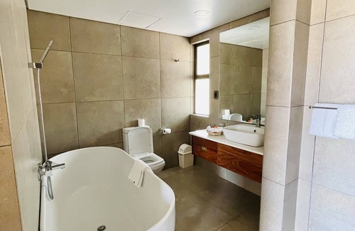 Dete Hotel | Hwange Safari Lodge