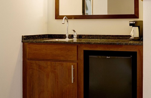Shearer Hills - Ridgeview Hotel | Hyatt Place San Antonio Airport - Quarry Market