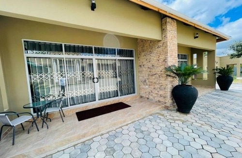 Lusaka Apartment | Ibex Meanwood suite