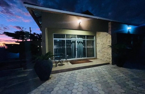 Lusaka Apartment | Ibex Meanwood suite