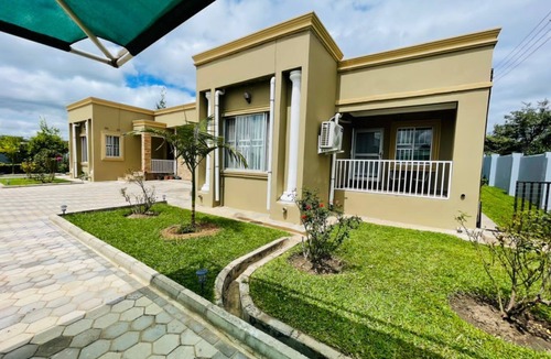 Lusaka Apartment | Ibex Meanwood suite