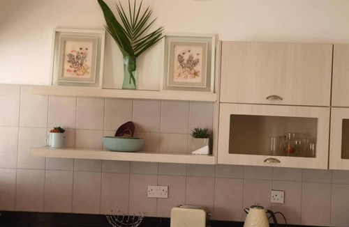 Bulawayo Apartment | Immaculate 3 Bedroomed Guesthouse in Ilanda - 2041