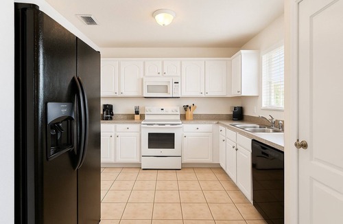 Indian Wells Villa | Indian Wells 3BR Home w/Pool — 10 min to Disney