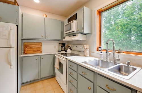 Warren House | Indoor Hot Tub: Sugarbush Retreat on Lincoln Peak