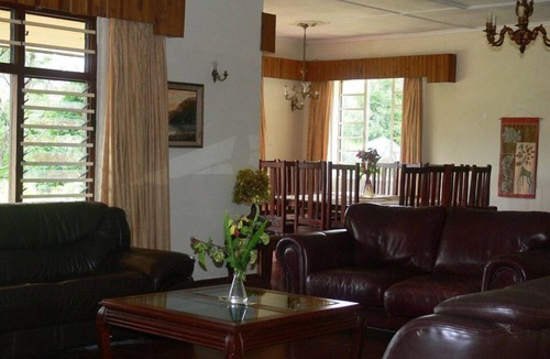 Harare Hostel | It's a Small World Backpackers Lodge - Hostel
