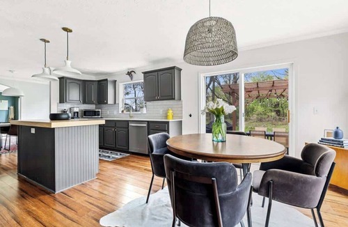 Douglas House | Juniper Presents: Stylish Home, Hot Tub, Grill, Fire Pit & Billiards