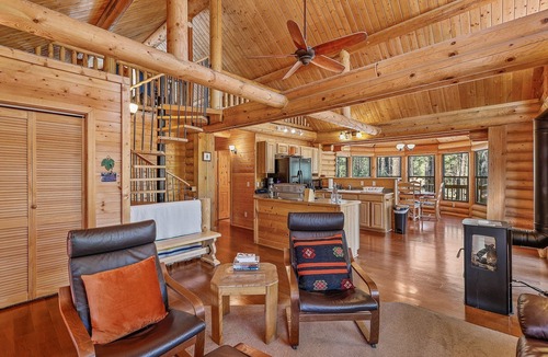 Kachina Village Cabin | Kachina Tree House | 3BR | | Spend Spring in Flagstaff!