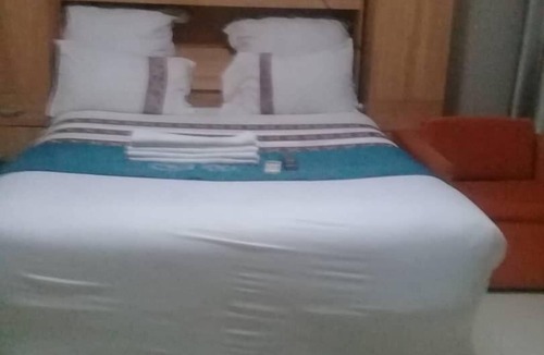 Lusaka Cabin | Kakwele Lodge & Tours