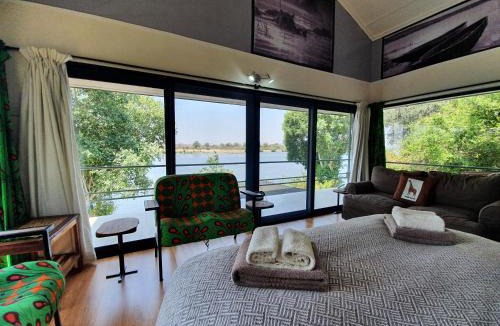 Komanyana Cabin | Kayube Estate