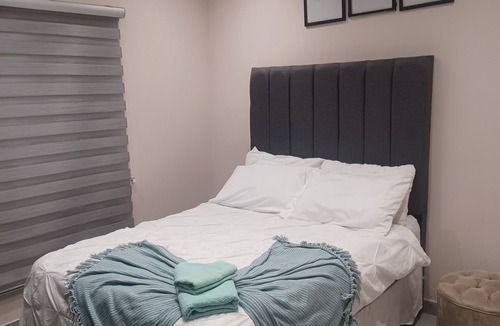 Bulawayo House | Kwa-Gugu offers affordable quality self-catering accommodation.