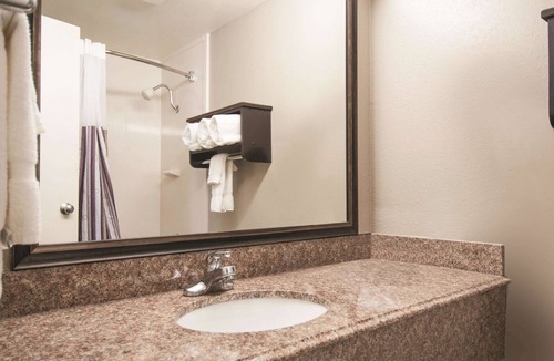 Southside Hotel | La Quinta Inn by Wyndham San Antonio Brooks City Base
