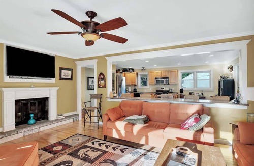 Warren County House | Lake George 3 Cabin Oasis w/Dock Access