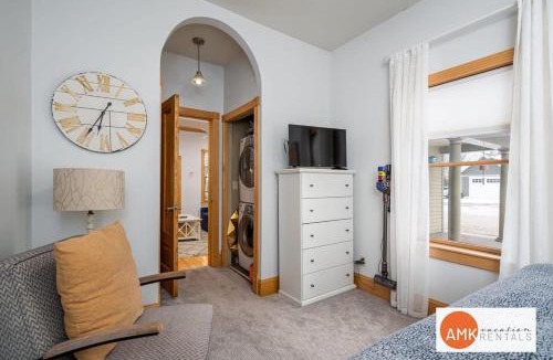 Douglas House | Lake Life Getaway - Condo near downtown!