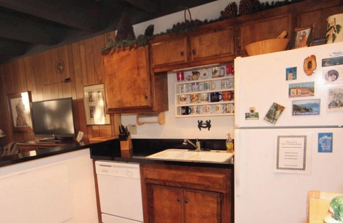 Incline Village Condo | Lakefront Condo Complex/Beach Access (LA999 18)