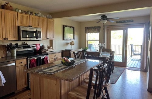 Westport House | Lakeside cottage with lake and mountain views, boat launch access & amenities.